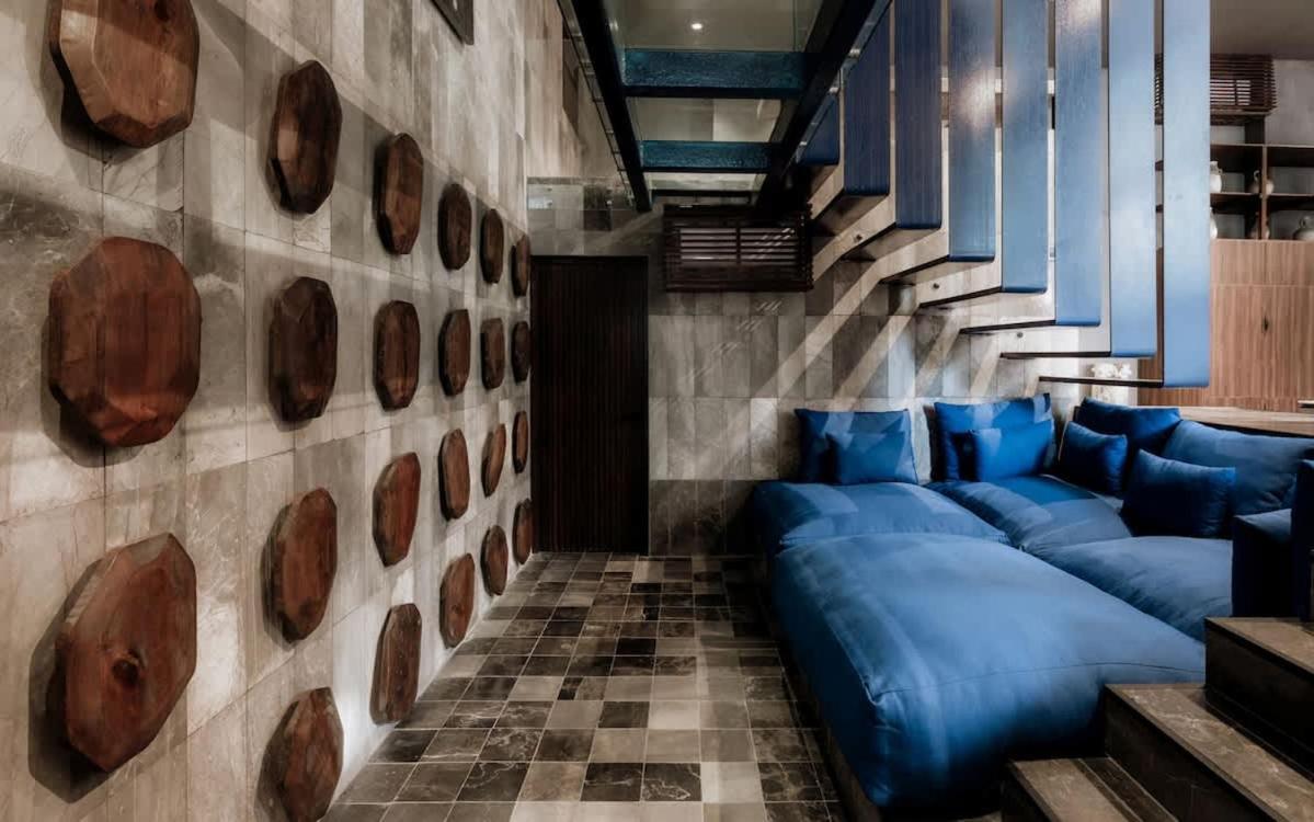 Barneys Ny Blue With Pool Apartment