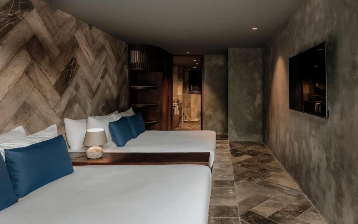 Barneys Ny Blue With Pool Apartment