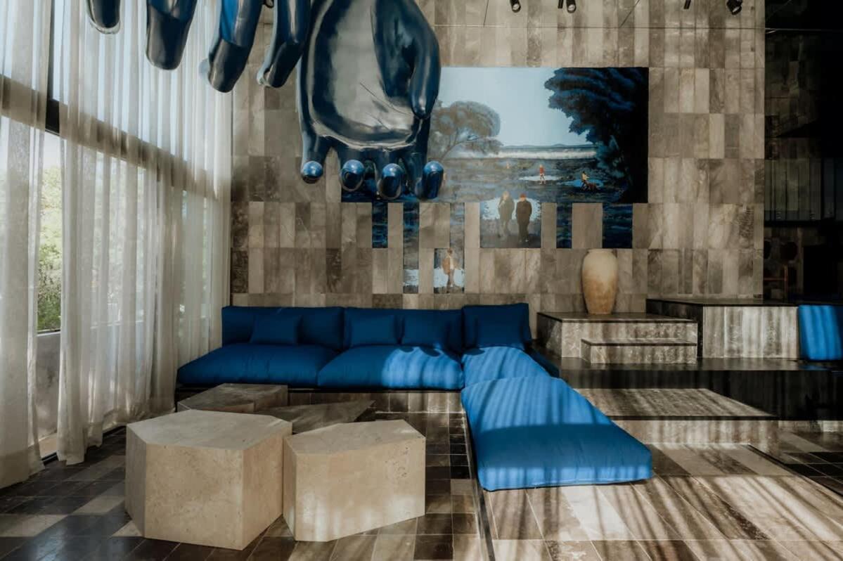 Apartment Barneys Ny Blue With Pool
