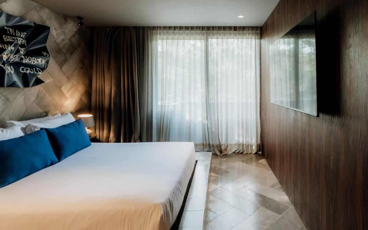 Barneys Ny Blue With Pool Apartment *